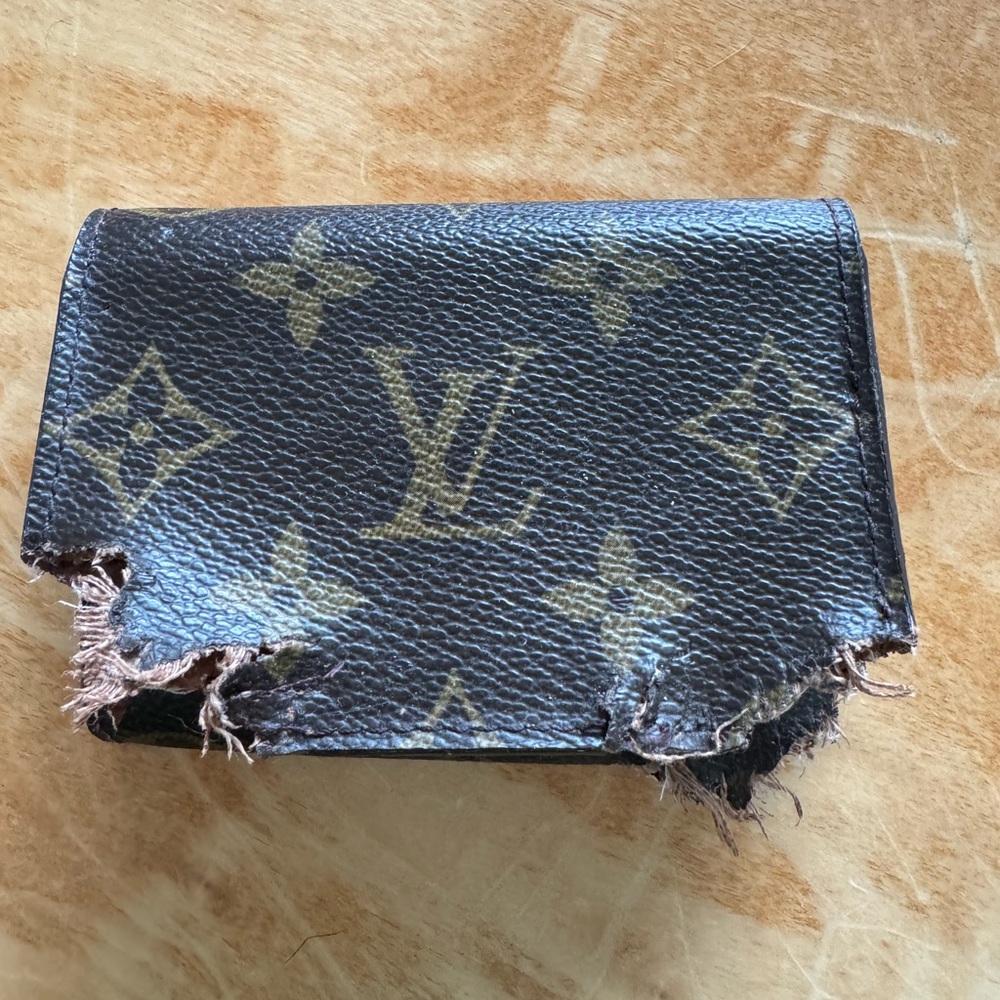 Louis Vuitton vintage monogram canvas card case - dog bites